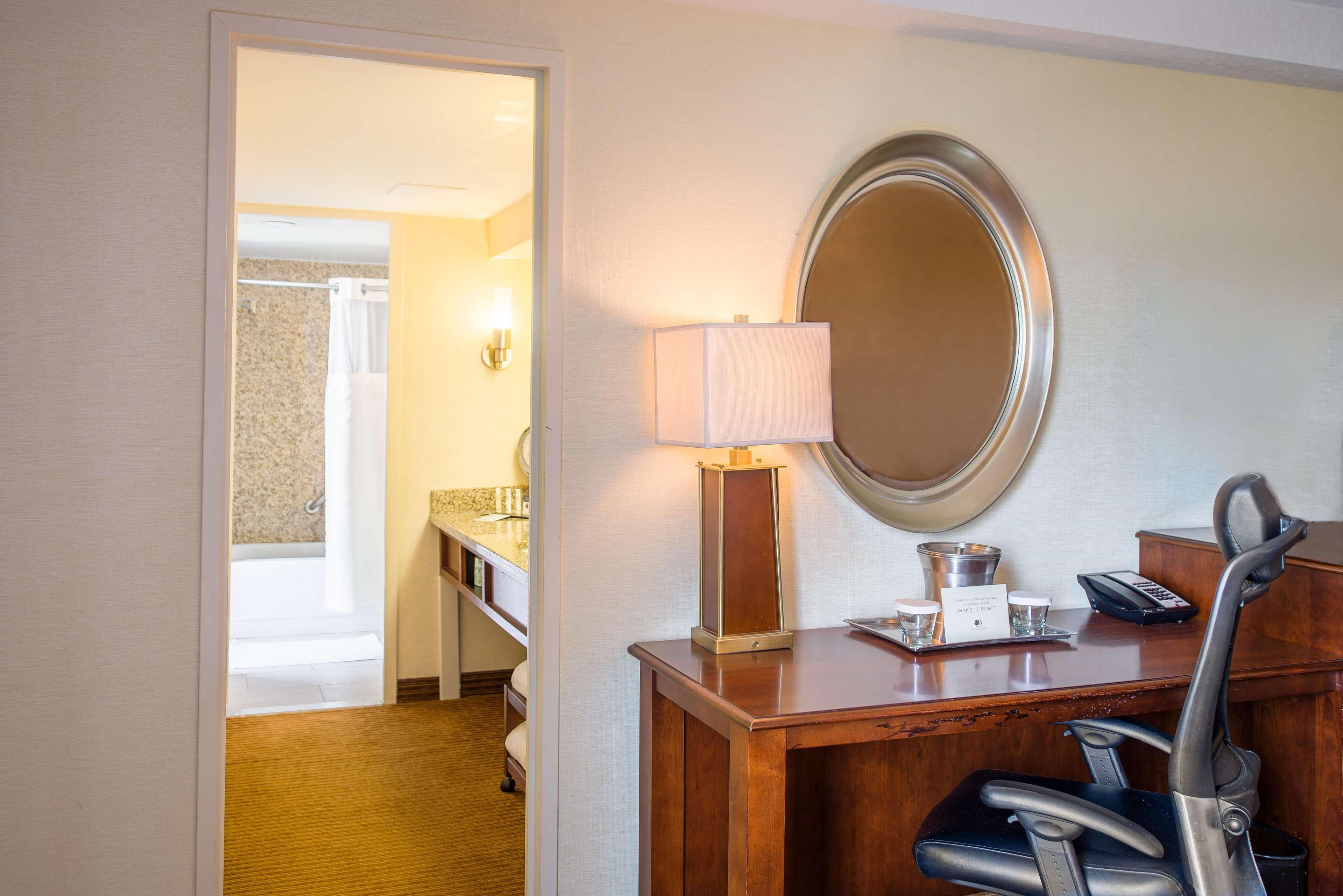 Doubletree By Hilton Philadelphia Airport Otel Dış mekan fotoğraf