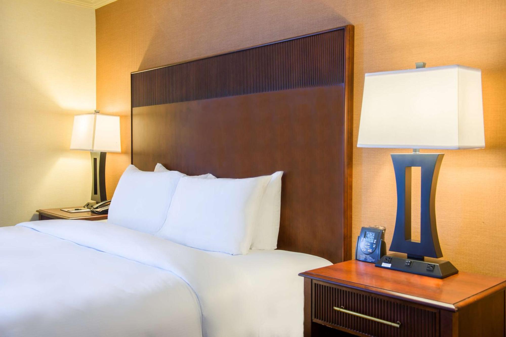 Doubletree By Hilton Philadelphia Airport Otel Dış mekan fotoğraf